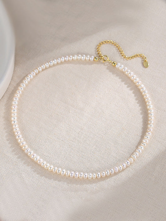 CLASSIC PEARLS NECKLACE