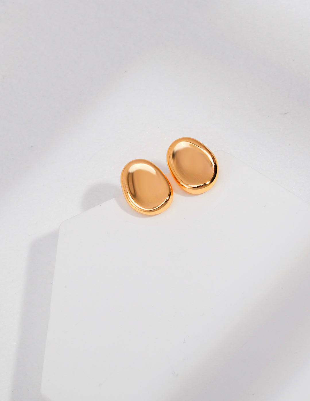 SIMPLE VINTAGE GOLD EARRINGS