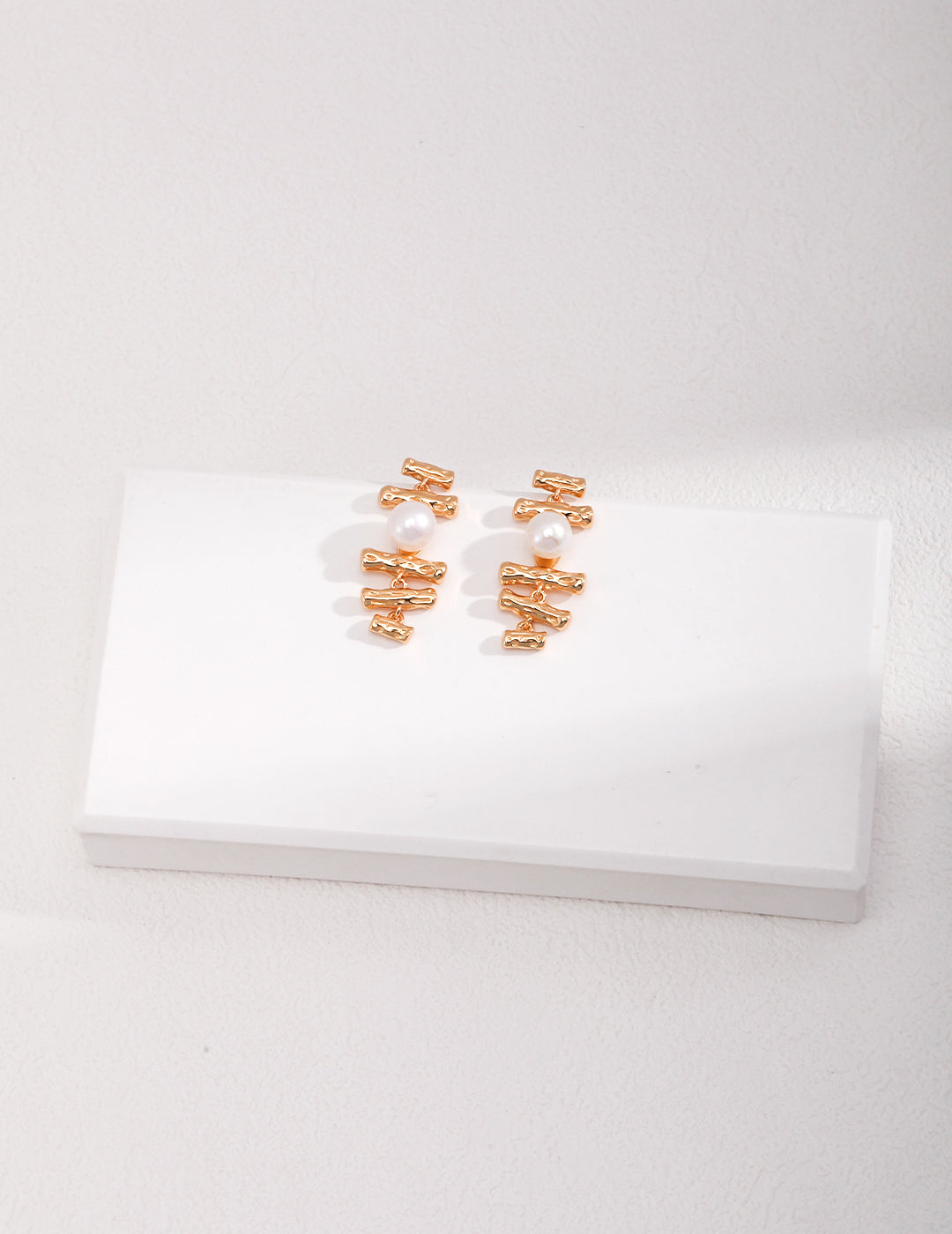 BRANCH PEARL EARRINGS